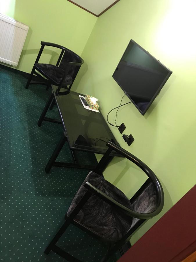 Kőrös Hotel Kiskoros Kültér fotó