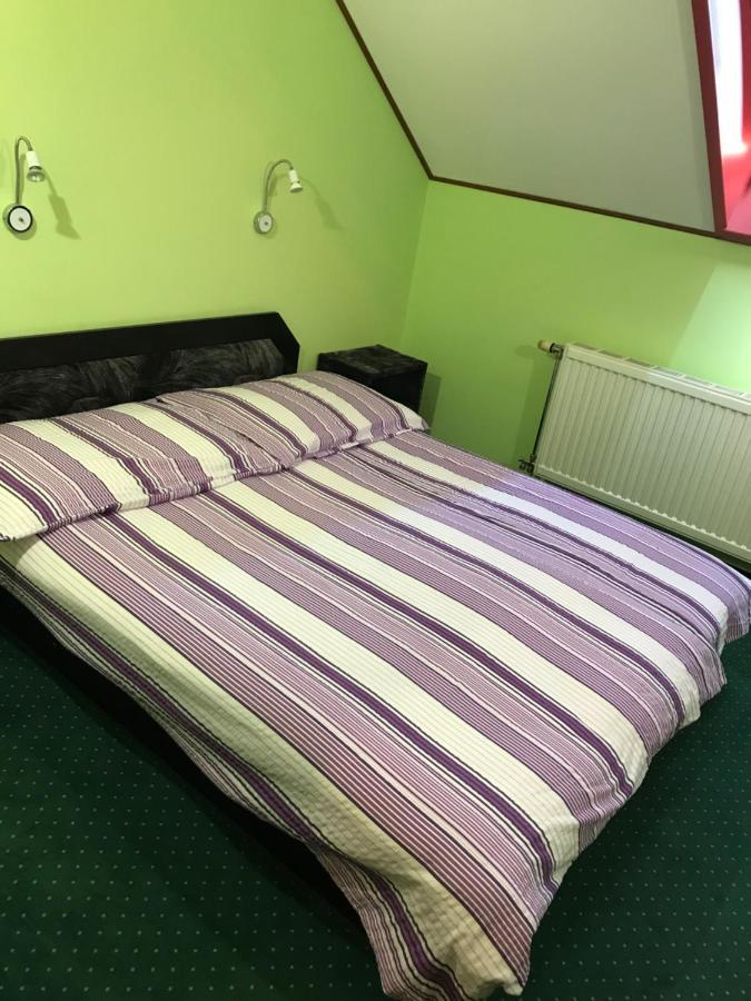 Kőrös Hotel Kiskoros Kültér fotó