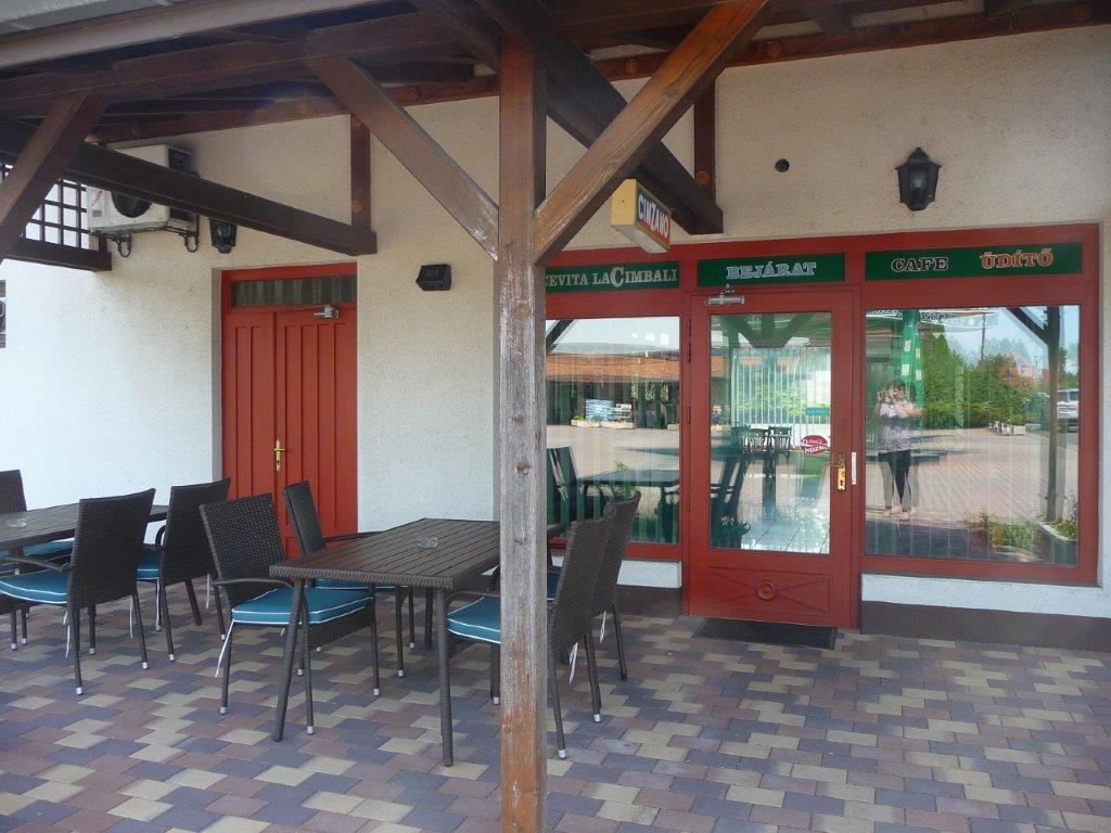 Kőrös Hotel Kiskoros Kültér fotó