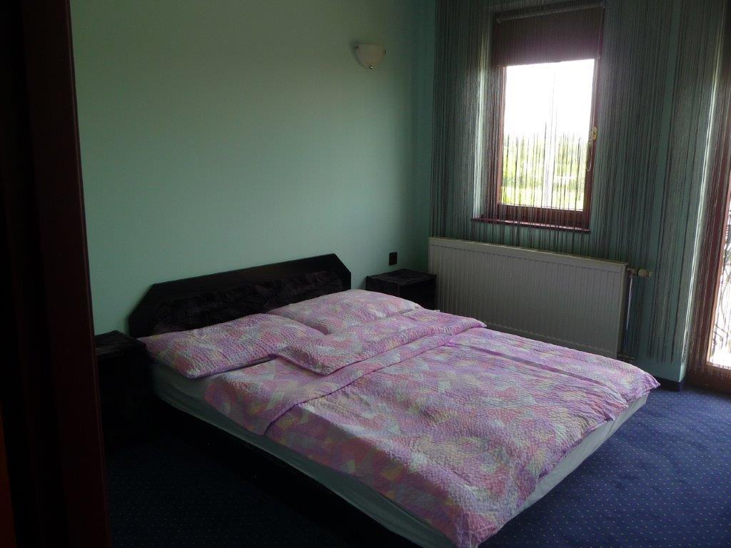Kőrös Hotel Kiskoros Kültér fotó