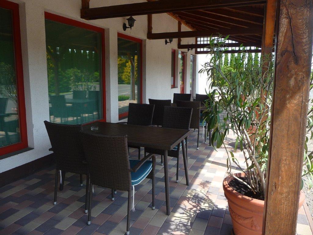 Kőrös Hotel Kiskoros Kültér fotó