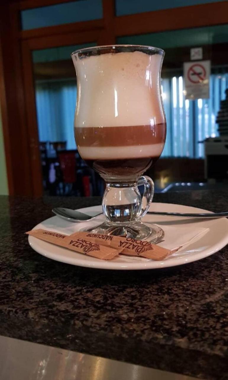 Kőrös Hotel Kiskoros Kültér fotó